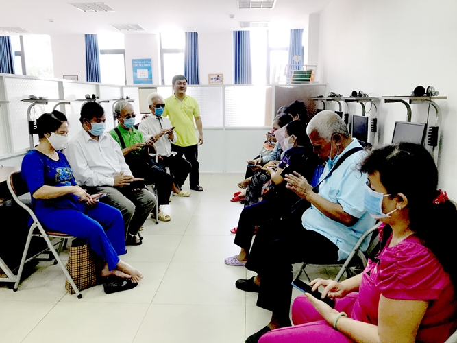 lop học SDDien thoai.jpg